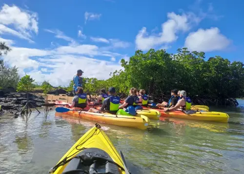 Geführte Seekajaktour zur Île d’Ambre — Yemaya Adventures