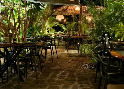 Le Poivrier — Le Jardin